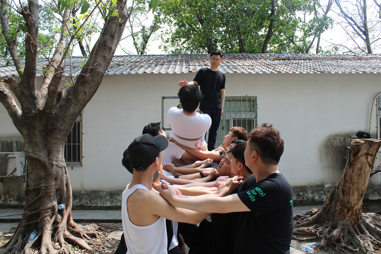 2021'某酒吧团队户外团建拓展培训